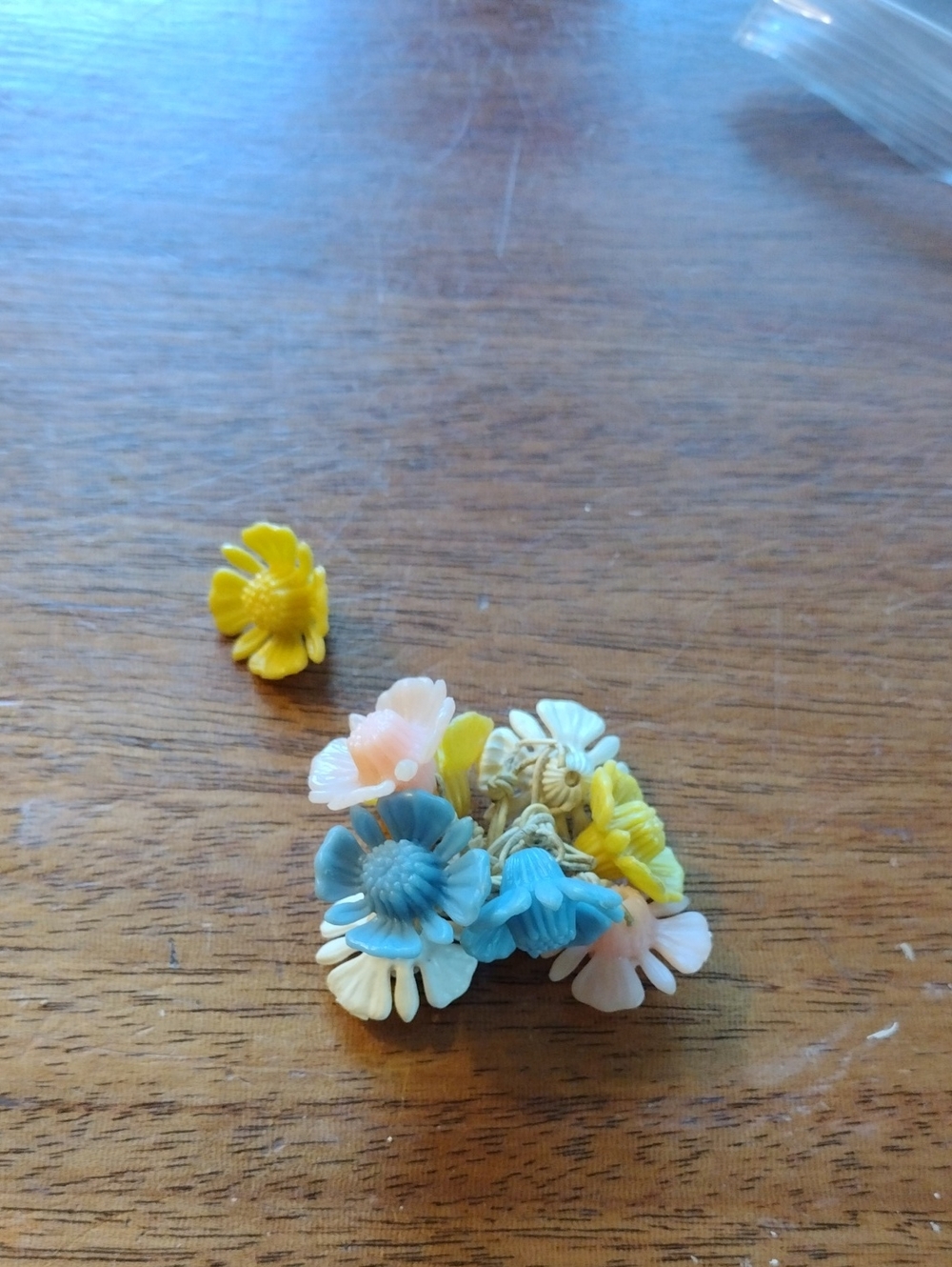 Vintage Novelty Flower Buttons